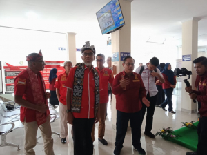 Irjen Kemenkumham RI, Razilu didampingi Kepala Kanwil Kemenkumham Sultra, Silvester Sili Laba saat berkunjung di Kanim Baubau