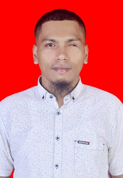 Ade Erdin Ketua Majelis Al-Hijrah Kota Baubau, dan Sekretaris Forum Ikatan Persaudaraan Penyandang Disabilitas Kota Baubau.