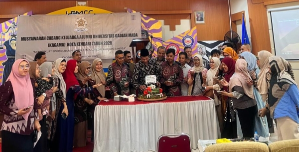 Muscab KAGAMA Kota Kendari yang dirangkaikan dengan peringatan Dies KAGAMA ke-76 