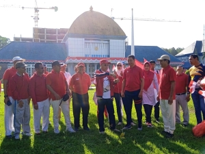 Sekda Sultra, Asrun Lio didampingi kepala OPD saat pembukaan olahraga tingkat OPD Sultra dalam rangka meriahkan HUT ke-79 RI