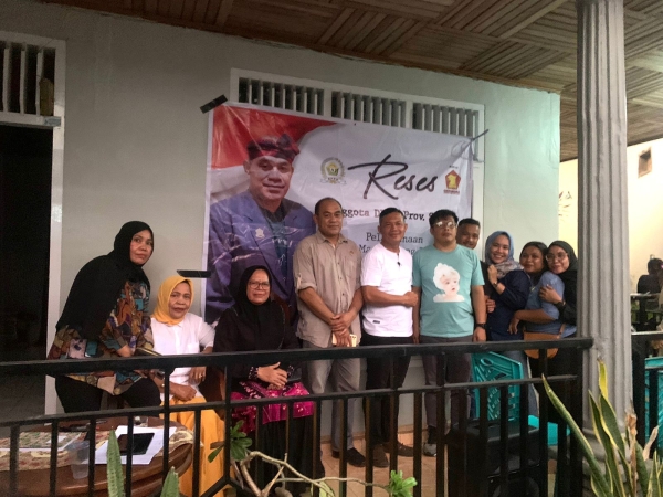 Anggota DPRD Sultra, Muh Ishak Zuhur saat reses di Kelurahan Bukit Wolio Indah