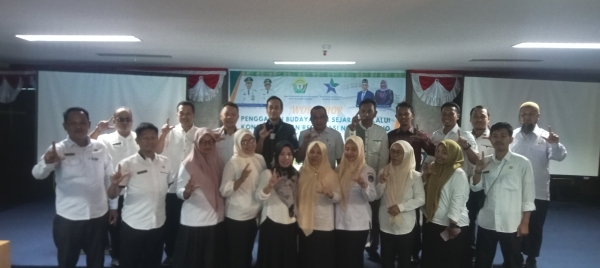 Peserta workshop foto bersama pemateri