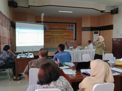 Kegiatan Bimtek Penyusunan Struktur dan Skala Upah Perusahaan yang digelar Dinas Transnaker Sultra