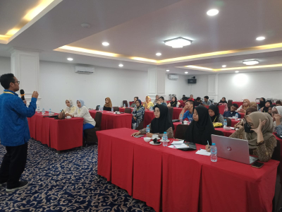 Pelaku usaha UMKM saat mengikuti pelatiahan bantuan hukum yang digelar oleh Dinas koperasi UMKM Sultra