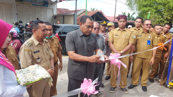Wali Kota Baubau La Ode Ahmad Monianse Saat melaunching Kampung Germas Kelurahan Kadolomoko Selasa (20/12) Foto : Bardin