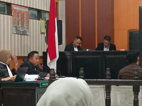 Proses sidang putusan OTT pengadaan website Inspektorat Baubau di Pengadilan Tipikor Kendari