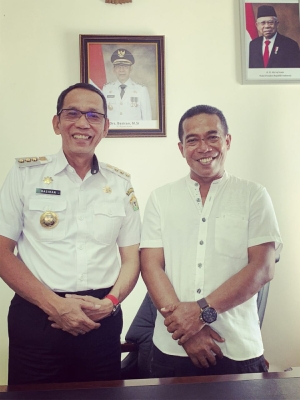 Pj Bupati Buon Drs. Basiran, M.Si (Kiri) dan La Atiri Ketua Lekamas Buton (Kanan) 