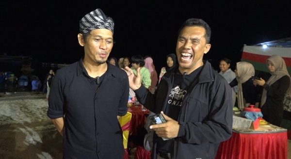 Lurah Bone-Bone Ramadhan saat wawancara di momen Festival Kuliner Masyarakat Pesisir Bone-Bone