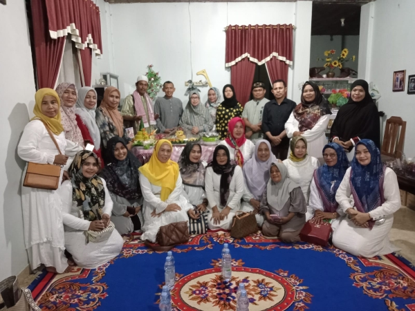 Para Alumni SMAN 2 Baubau Anglkatan 94 dalam sebuah kegiatan