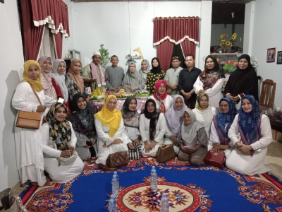 Para Alumni SMAN 2 Baubau Anglkatan 94 dalam sebuah kegiatan