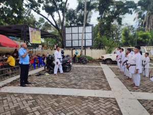 Ketua SIWO PWI Sultra, Gafar saat membuka Dojo Karate PWI Sultra