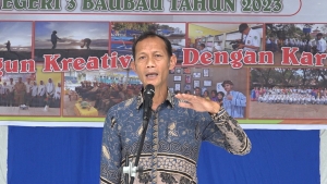 Kepala SMAN 3 Baubau La Ode Mustafa, S.Pd