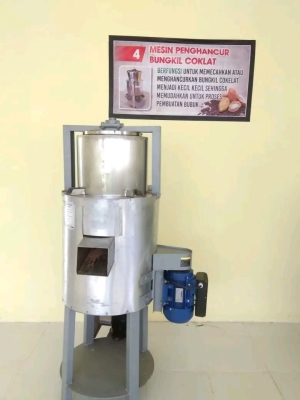 Mesin pemecah kakao sebagai pemanfaatan teknologi tepat guna