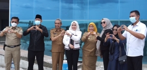 Fajar Ishak Daeng Jaya (paling kanan) bersama anggota DPRD Sultra didampingi Direktur RS Jantung saat meninaju progrem pembangunan Rumah Sakit   Foto : IST