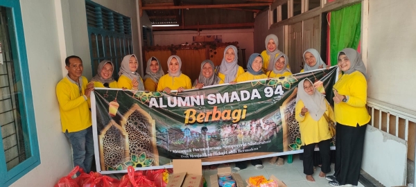 Alumni SMADA Baubau 94 saat persiapan kegiatan Berbagi jelang Idul Fitri 1445 H