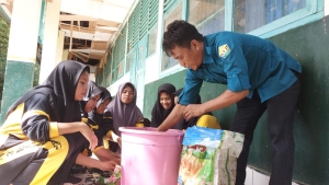 Kegiatan Projek Penguatan Profil Pelajar Pancasila dengan Tema Pembuatan Pupuk Kompos oleh Siswa Kelas X SMAN 3 Baubau