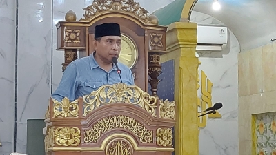 Wali Kota Baubau La Ode Ahmad Monianse Saat melaksanakan Safari Ramadhan di Masjid Nurul Ikhsan Bone-Bone Jumat (25/3/2023) Foto : Bardin 