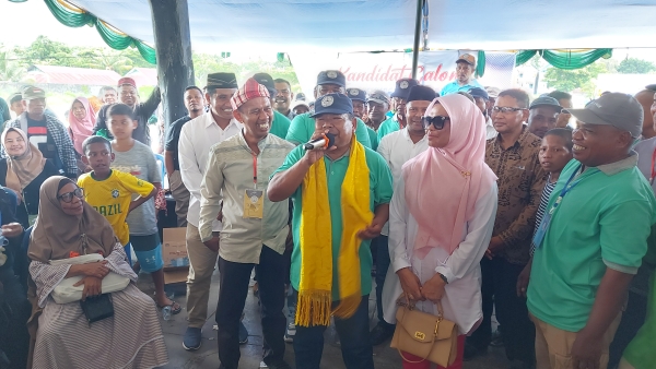 H Mas&#039;ud Buani Menyampaikan Orasi Kemenangan Setelah Terpilih Sebagai Ketua Himpunan Kerukunan keluarga Wadiabero - Haiya Kota Baubau Periode 2023 - 2028 di Lapangan Lembah Hijau Baubau Minggu (15/1/2023) Foto : Bardin