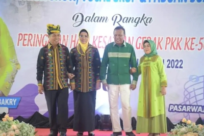 Fashion Show Semarakkan HKG ke-50 di Buton