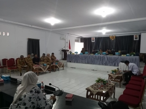 Suasana RDP Kantor Bupati Buteng antara pihak eksekutif dan legislatif di kantor DPRD Buteng
