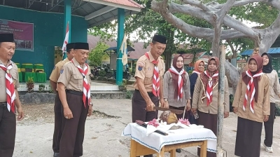 Ketua Mabigus Morikana Pangkalan SMAN 3 Baubau saat membuka kegiatan Persami